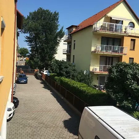 Koztarsasag Utca 4/a Apartment Siofok